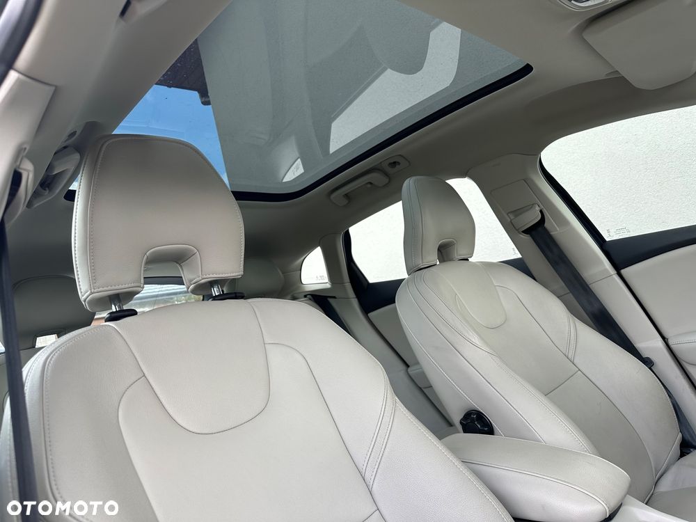 Volvo V40 D2 Drive-E Ocean Race - 11