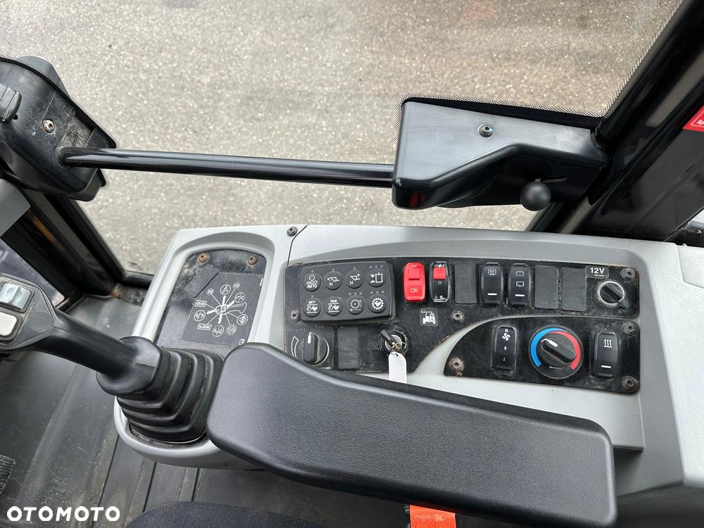 Caterpillar 906M - 14