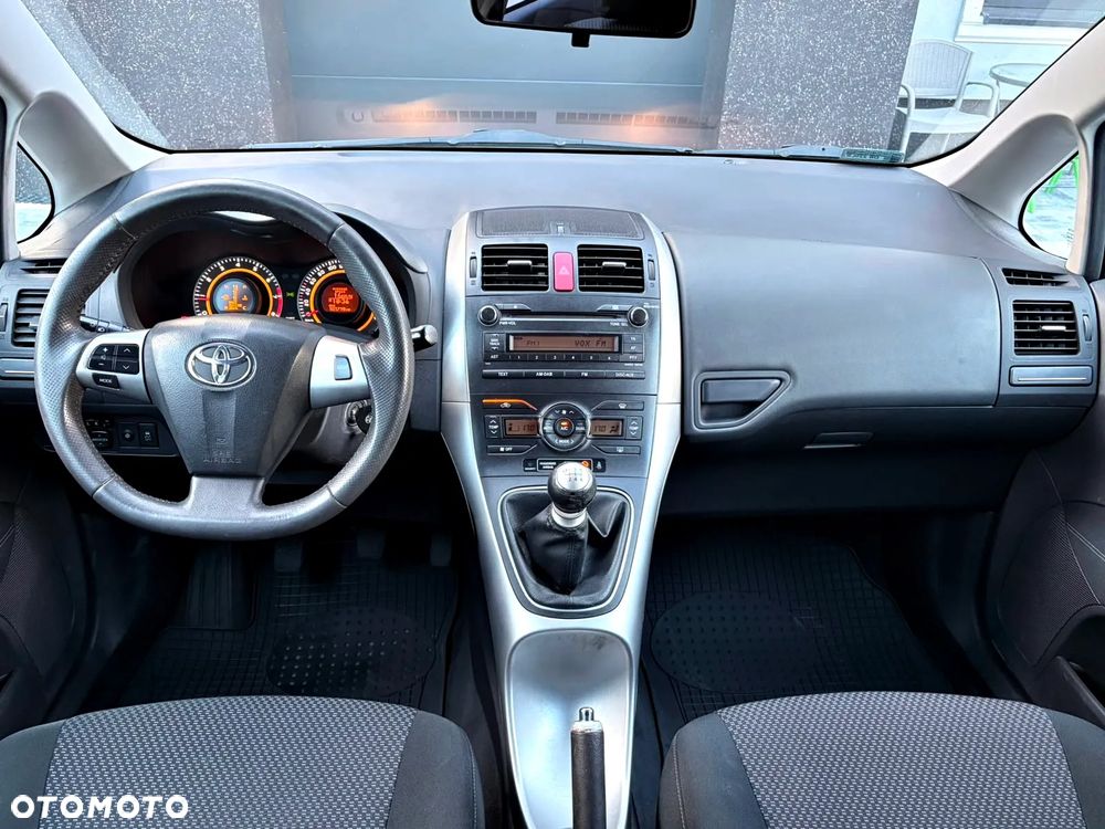 Toyota Auris 1.6 Premium Comfort - 19