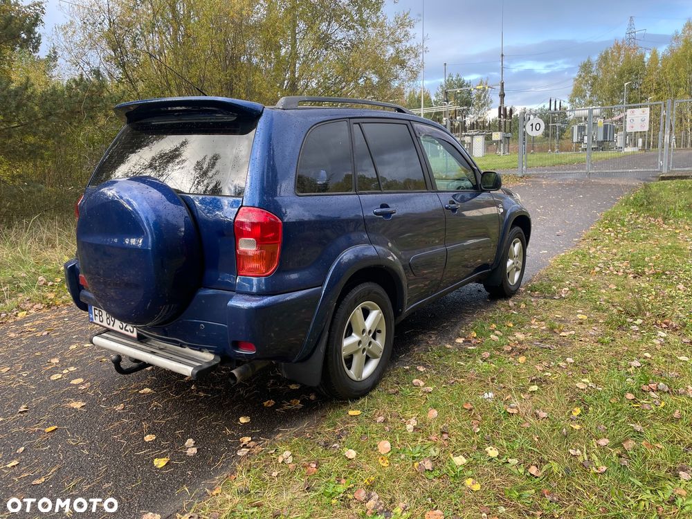 Toyota RAV4 - 6