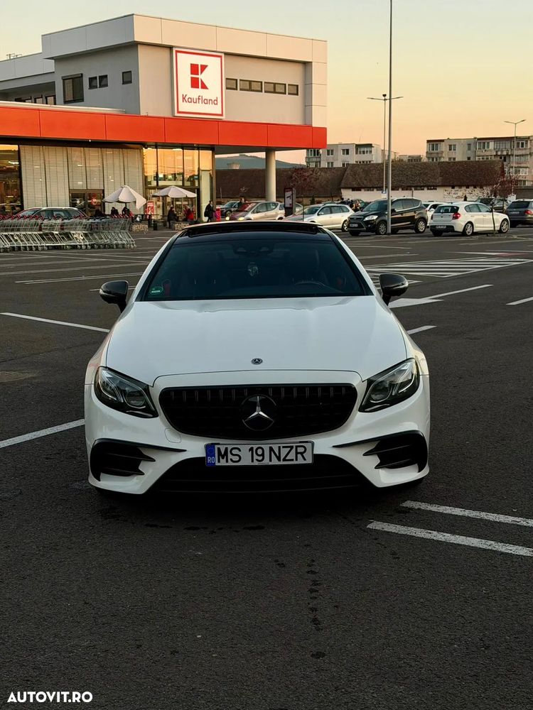 Mercedes-Benz E 220 d 4Matic Coupe 9G-TRONIC AMG Line - 12
