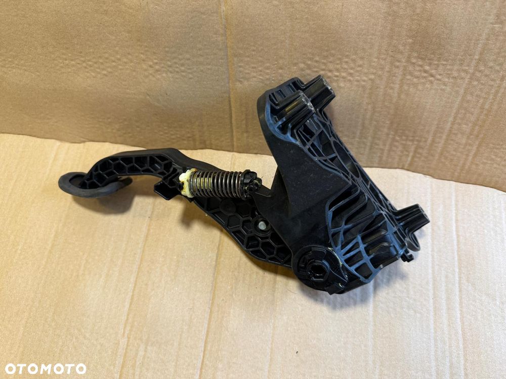 Pedał sprzęgła 465034119R Renault Captur II 2019-24 1.0 TCE OE - 3