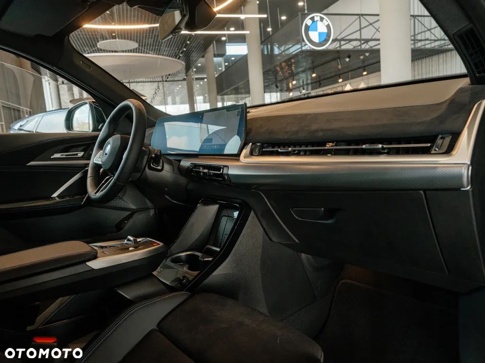 BMW iX2 eDrive20 - 8