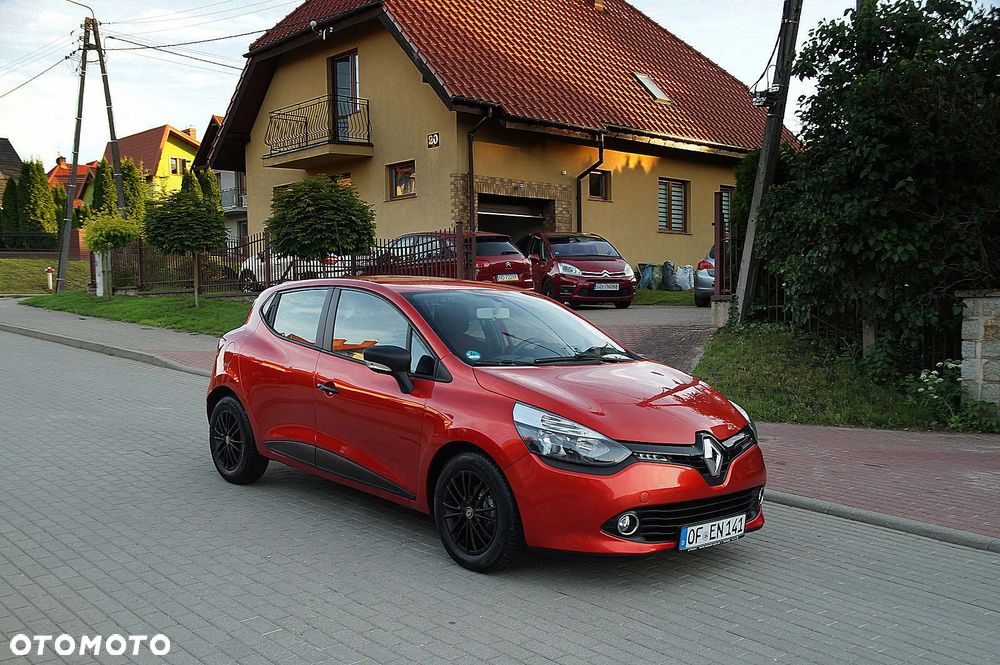 Renault Clio 1.2 16V 75 Experience - 9