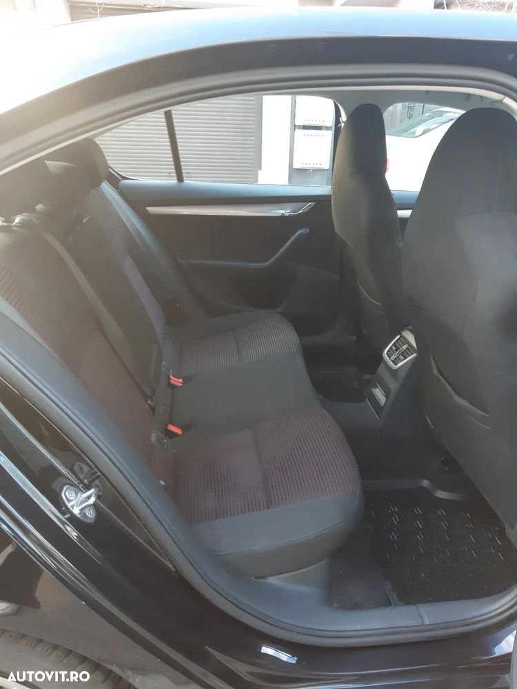 Skoda Octavia 1.8 TSI AMBITION - 5