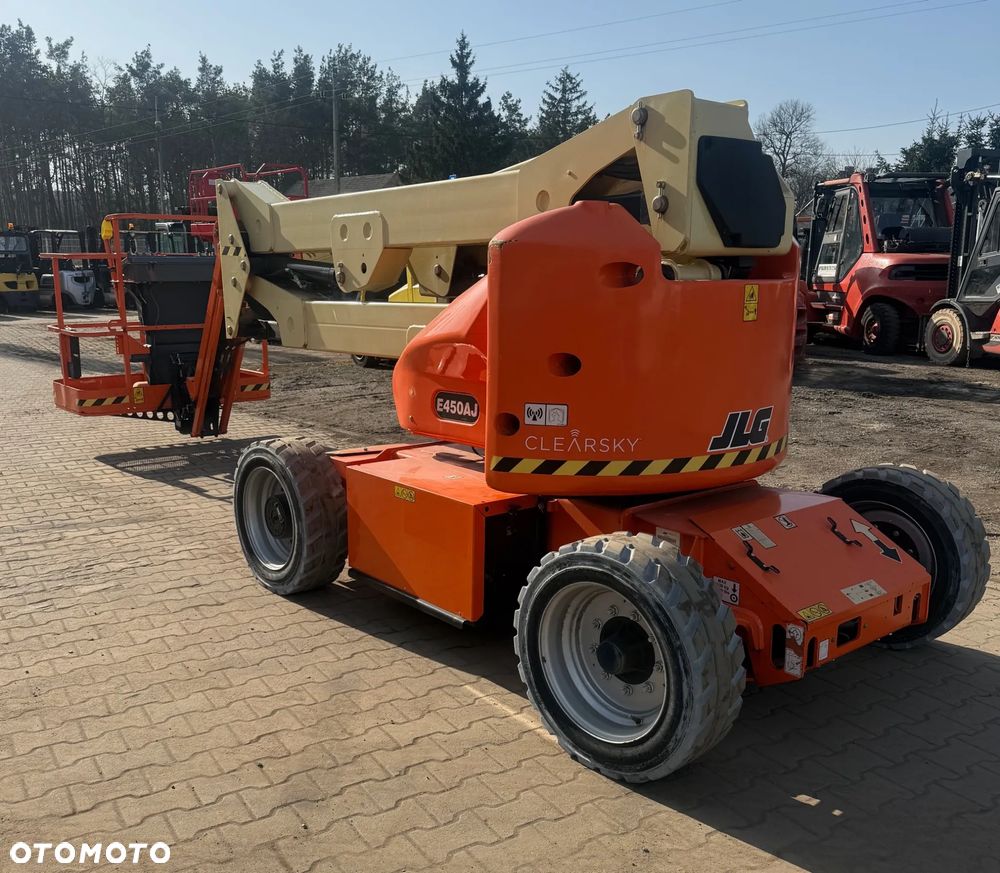 JLG E450AJ - 1