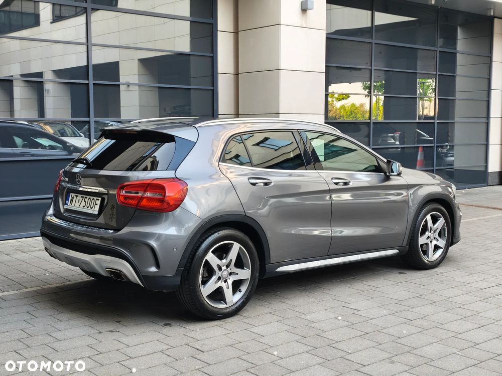 Mercedes-Benz GLA - 4