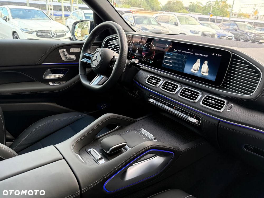 Mercedes-Benz GLS - 21