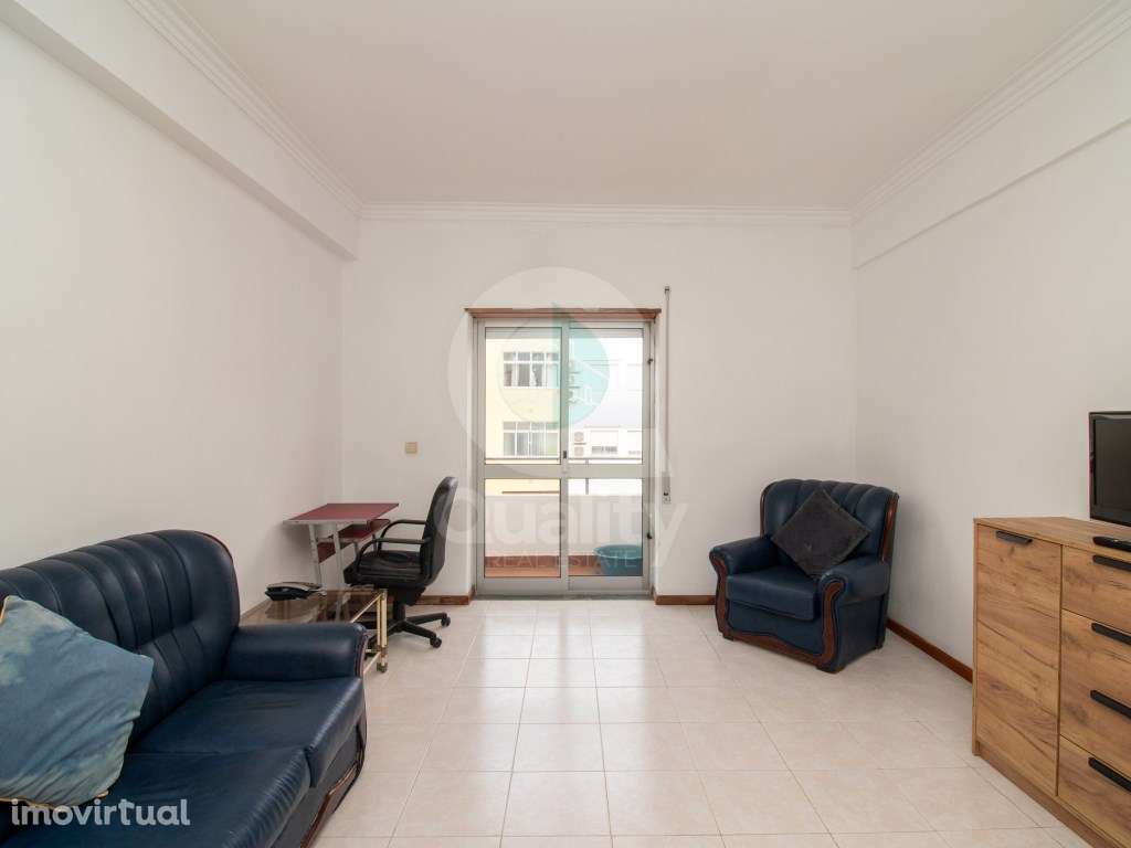 APARTAMENTO T1 NA BAIXA DA BANHEIRA COM MUITA LUMINOSIDADE - Grande imagem: 5/29