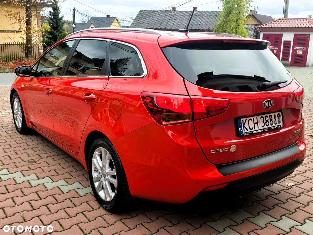 Kia Ceed 1.6 CRDi 128 Dream Team Edition - 5