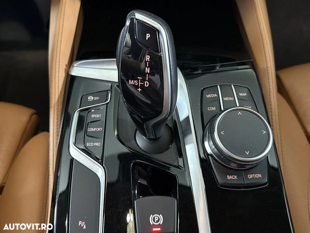 BMW Seria 5 530i Aut. Luxury Line - 18