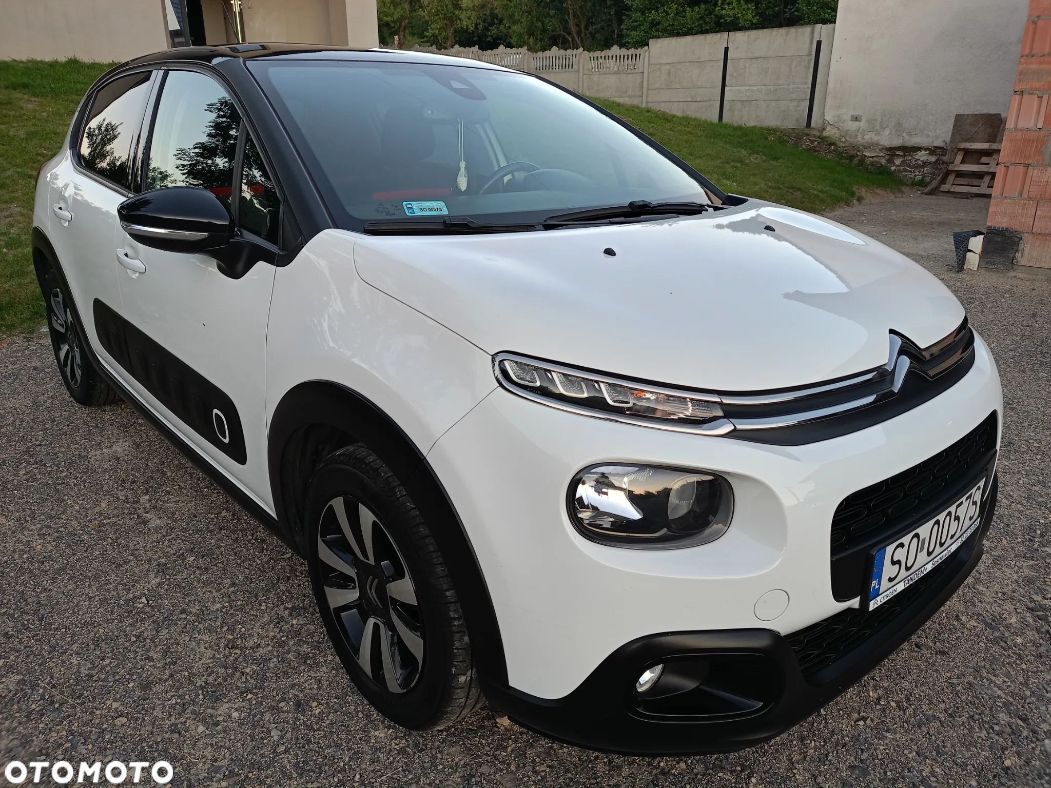 Citroën C3 1.2 PureTech Shine - 1