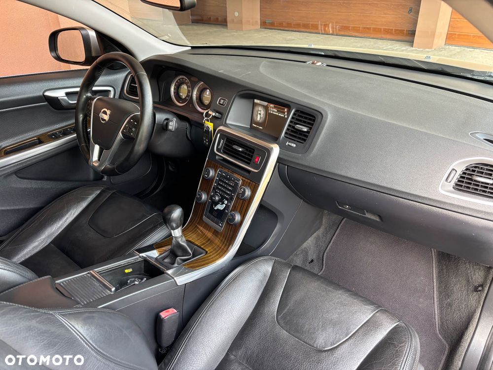 Volvo V60 D3 Summum - 14