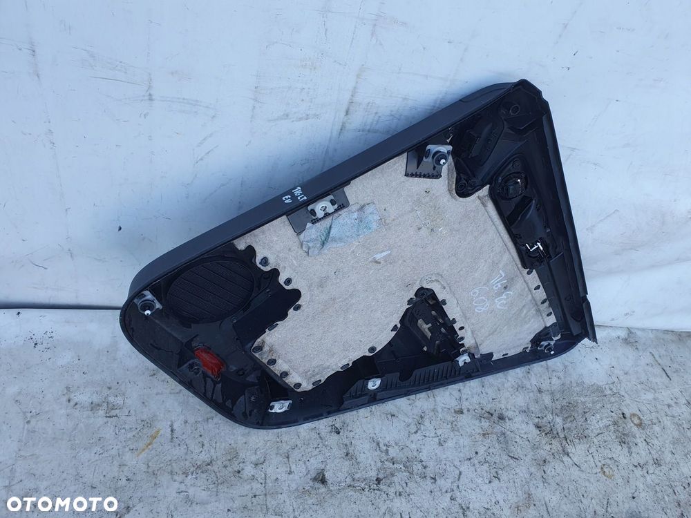 tapicerka skórzana drzwi VW Tiguan - 8