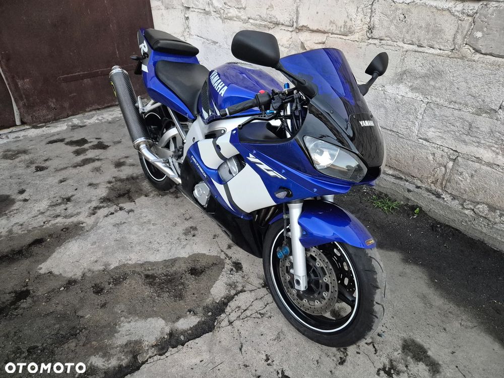 Yamaha R6 - 18