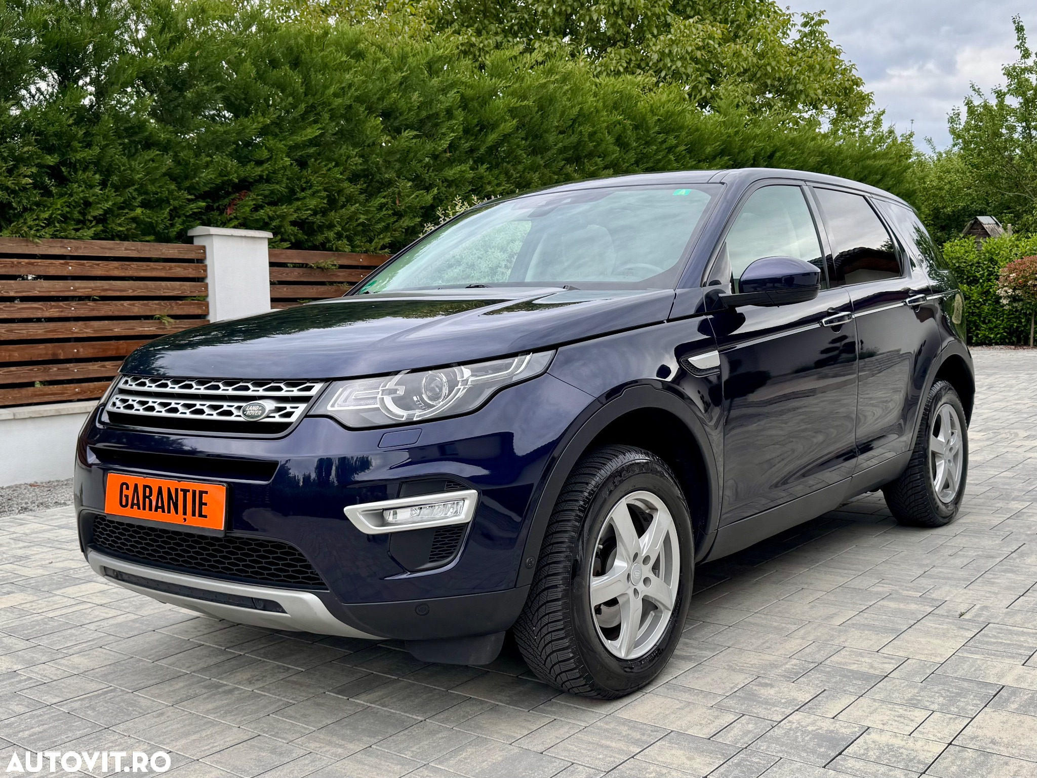Land Rover Discovery Sport 2.0 D180 MHEV HSE - 2