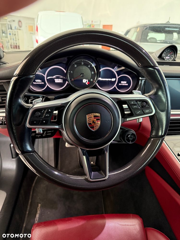 Porsche Panamera - 22