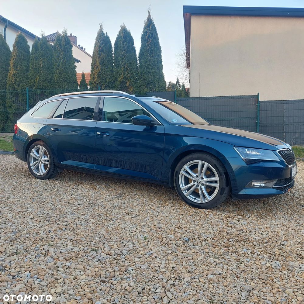 Skoda Superb 2.0 TDI DSG Premium Edition - 2