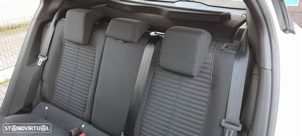 Peugeot e-2008 50 kWh Allure Pack - 25