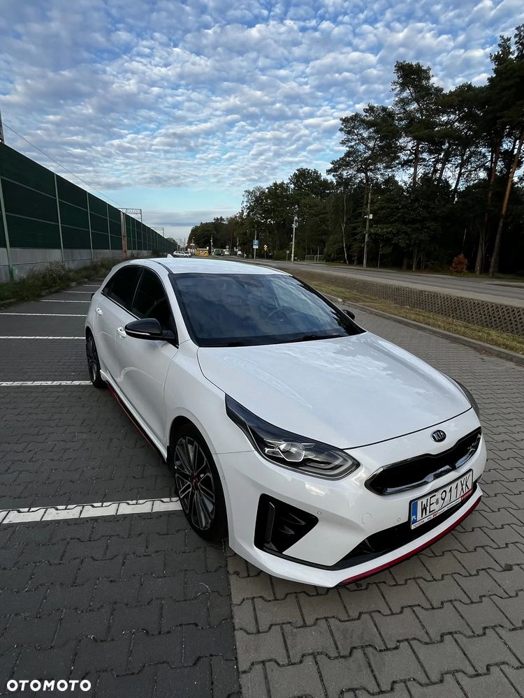 Kia Ceed - 10