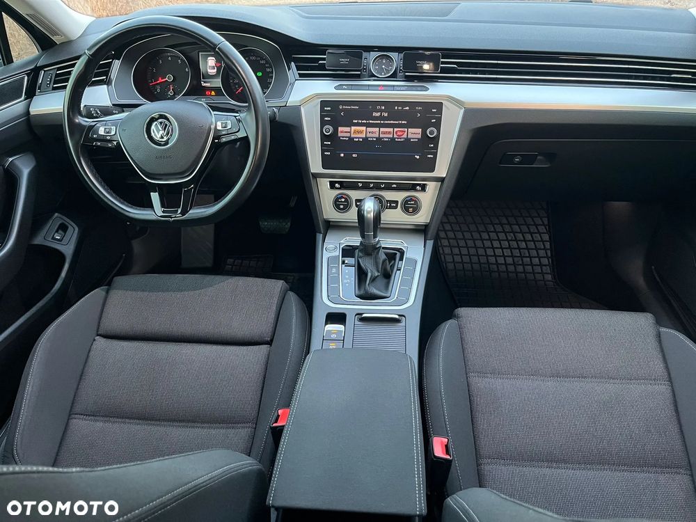 Volkswagen Passat - 8