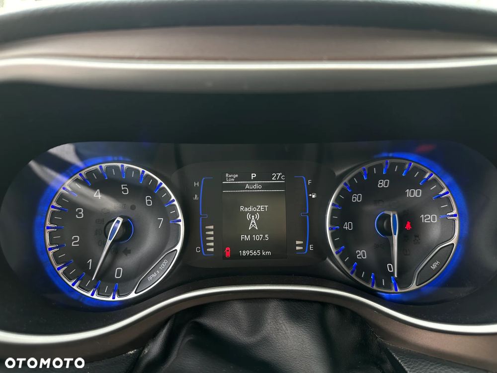 Chrysler Pacifica - 18