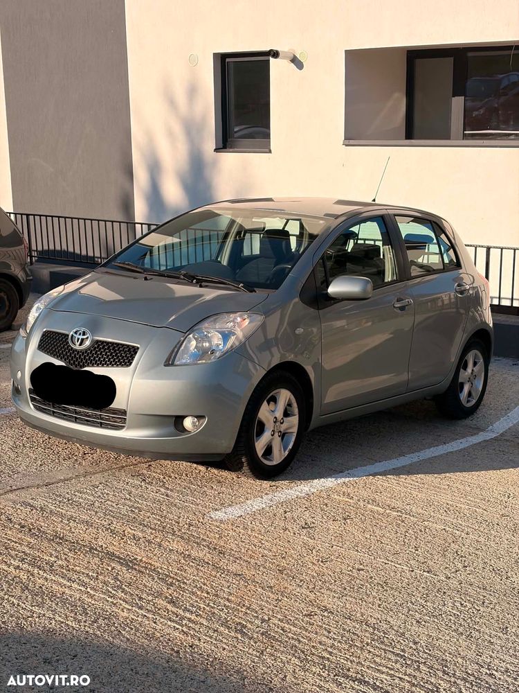 Toyota Yaris 1.3 Aut Luna - 3