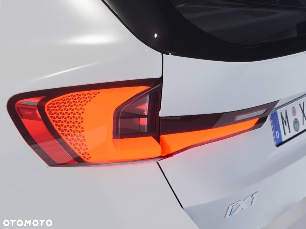 BMW iX1 eDrive20 66.5kWh M Sport Edition - 14
