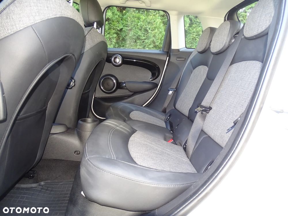 MINI Cooper Essential Trim - 13