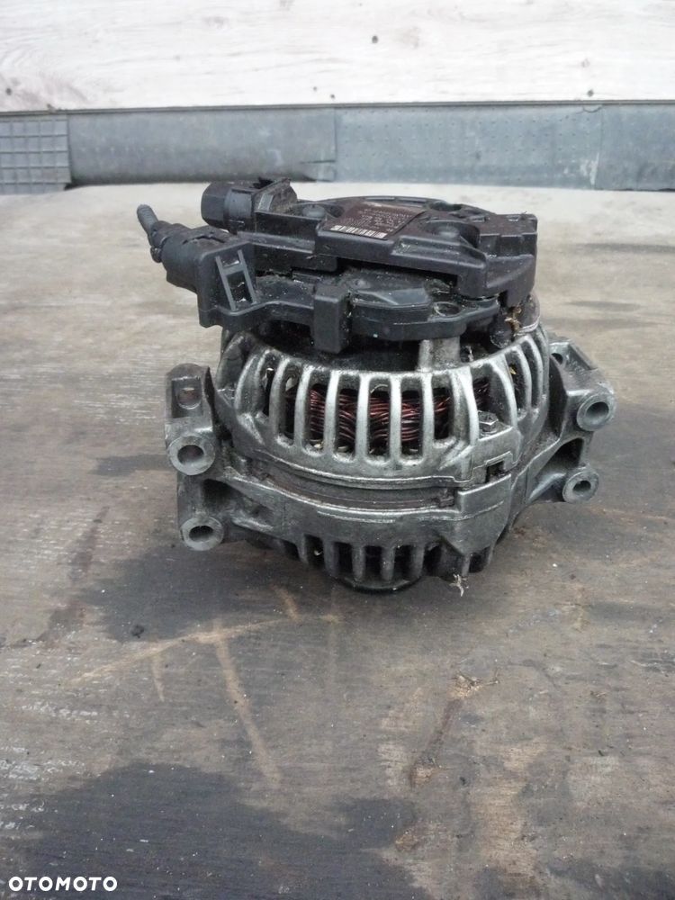 BMW E90 2.0 B ALTERNATOR - 3