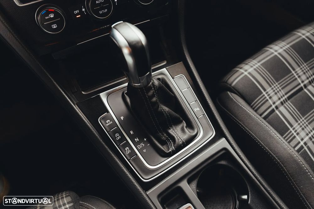 VW Golf 2.0 TDi GTD DSG - 25