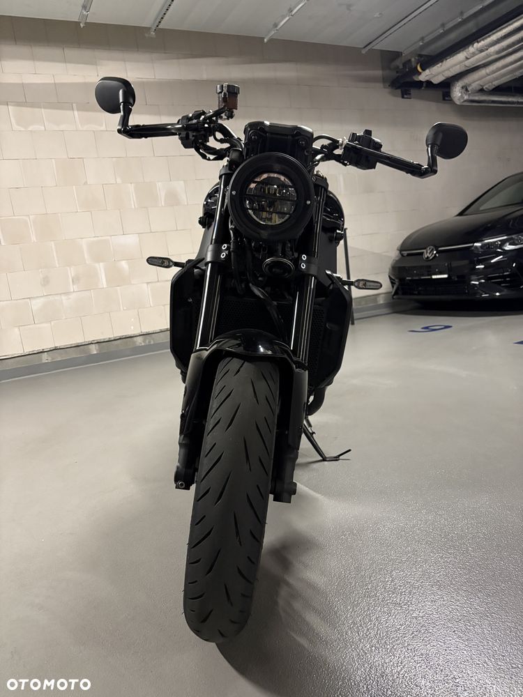 Yamaha XSR - 1