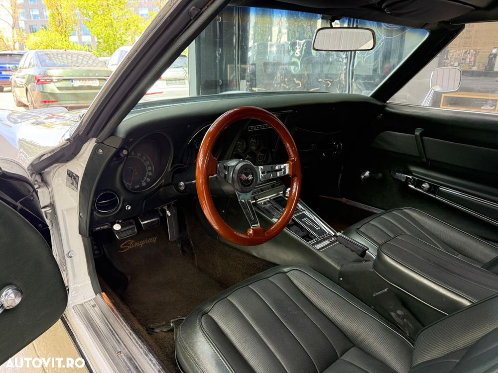 Chevrolet Corvette - 8