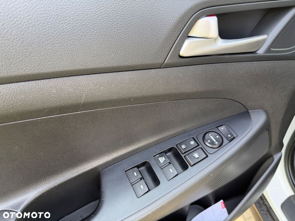 Hyundai Tucson 1.6 GDi 2WD Select - 24