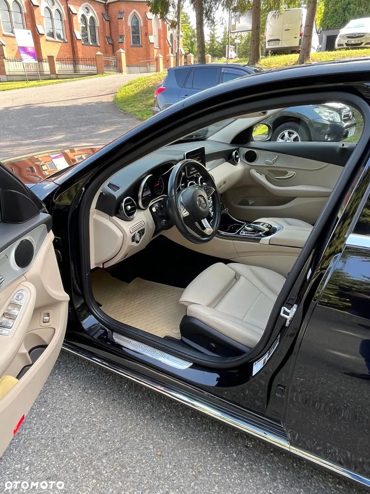 Mercedes-Benz Klasa C 300 9G-TRONIC - 6