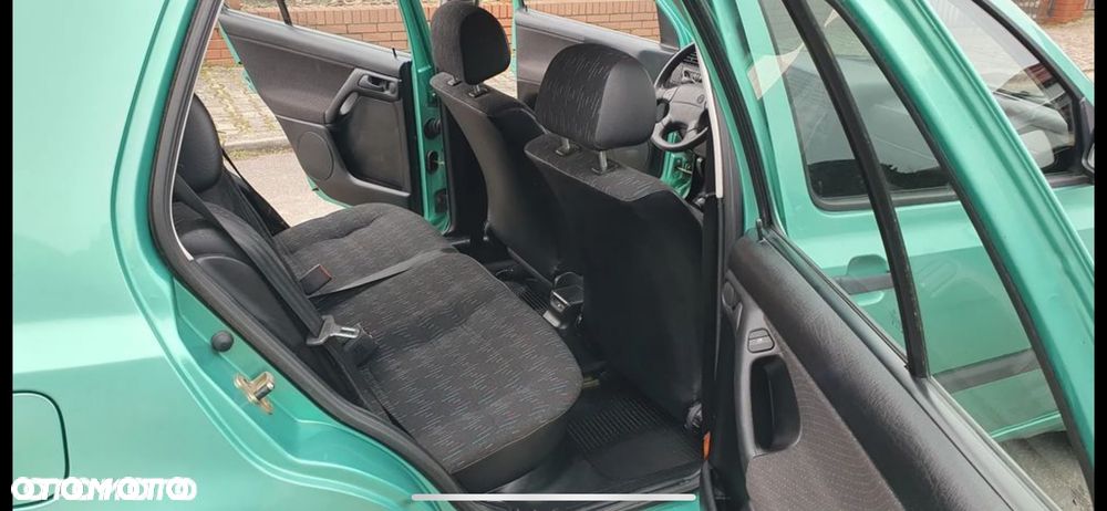 Volkswagen Golf - 11