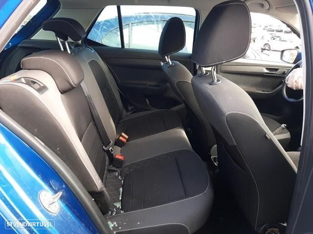 Peças Skoda Fabia III (NJ3) 1.0 TSI 2021 - 10