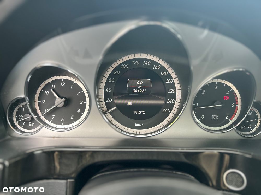 Mercedes-Benz Klasa E 200 CDI Avantgarde - 24