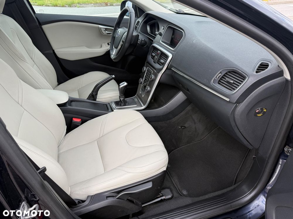 Volvo V40 D4 Summum - 10
