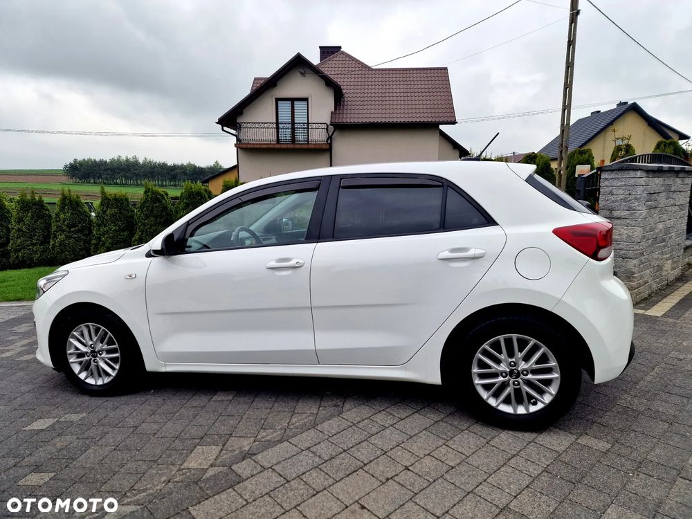 Kia Rio 1.4 L - 10