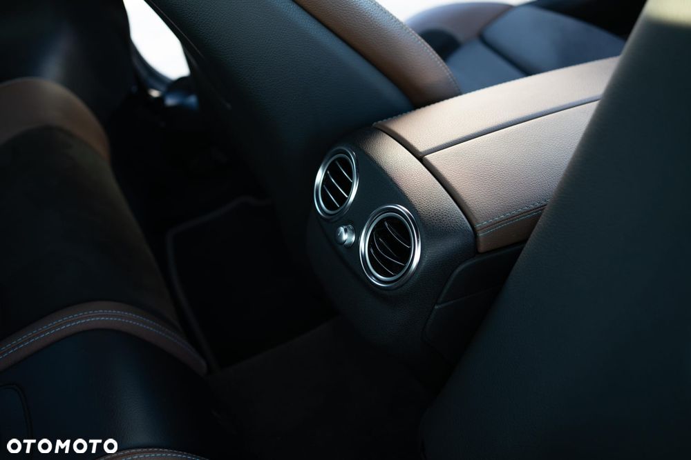 Mercedes-Benz Klasa C 200 7G-TRONIC Edition 1 - 18