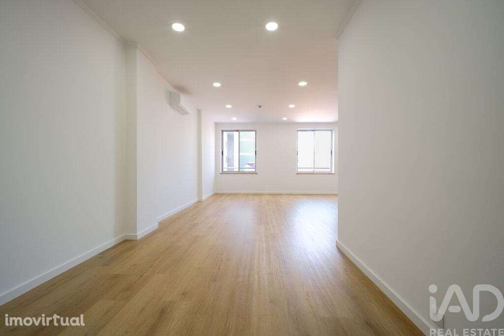 Loja / Estabelecimento Comercial em Santo António de 56,00 m2 - Grande imagem: 2/18