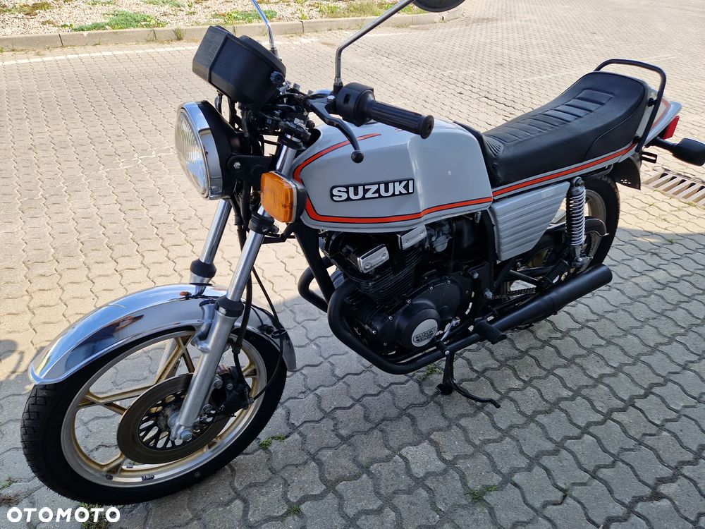 Suzuki GSX - 21