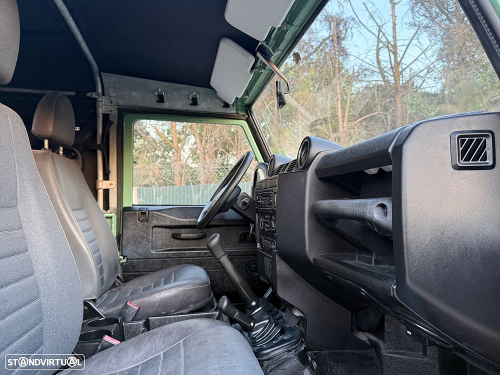 Land Rover Defender 90 2.4 CRD E - 13