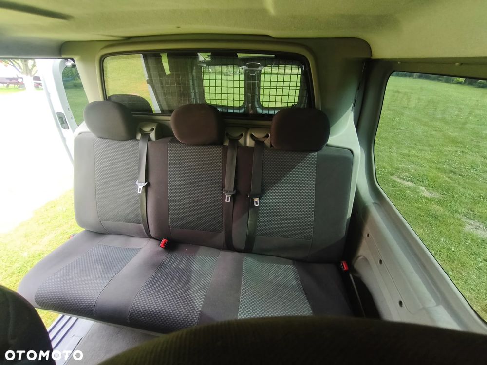 Opel Vivaro - 11
