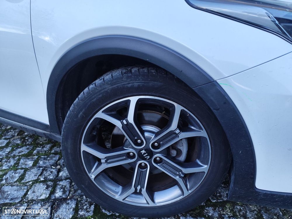 Kia XCeed 1.6 CRDi MHEV Drive - 15