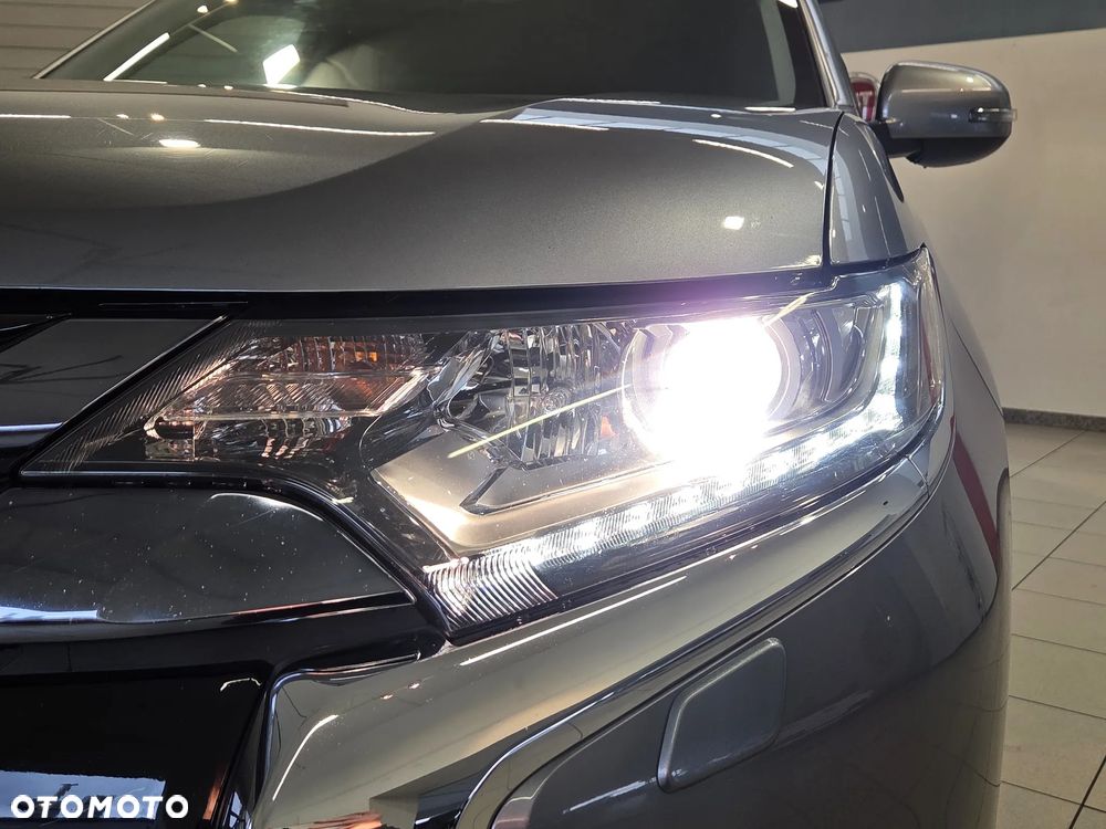 Mitsubishi Outlander Instyle NAVI - 8