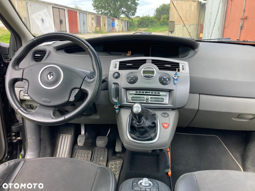 Renault Grand Scenic - 11