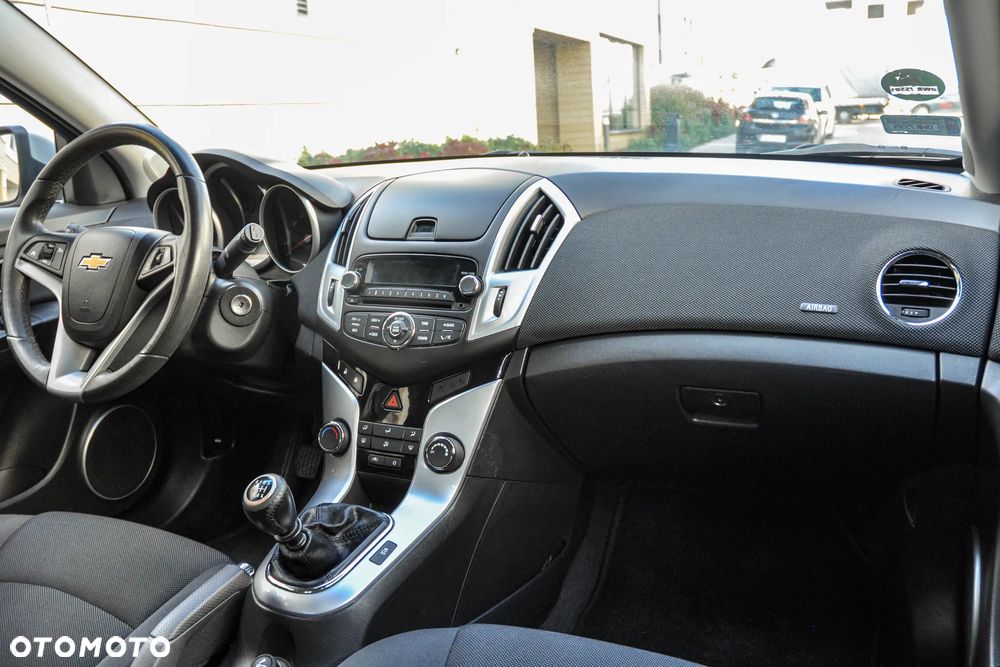 Chevrolet Cruze - 10