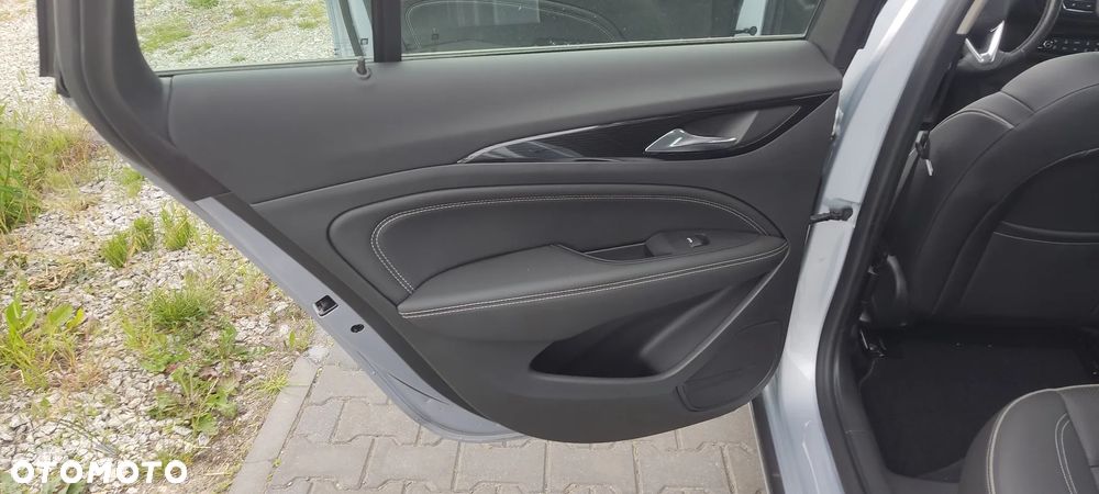 Opel Insignia 2.0 CDTI ecoFLEX Start/Stop Business Innovation - 31